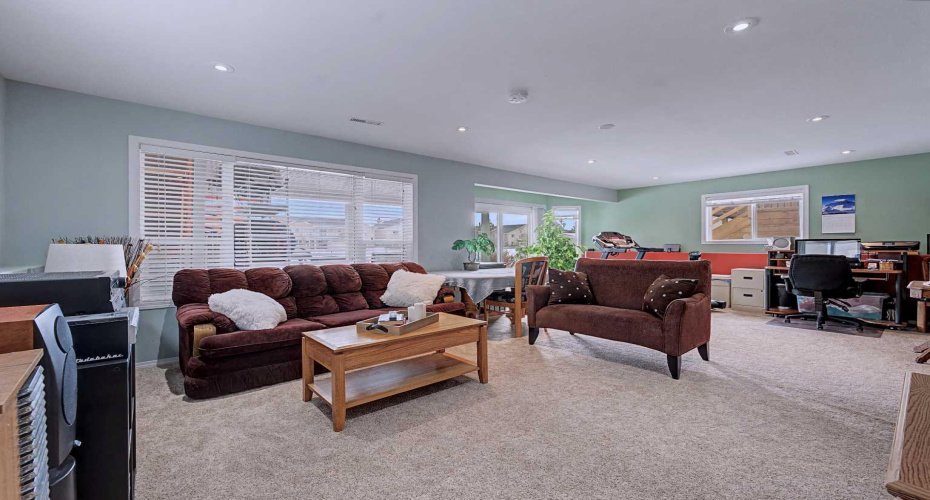 417 Lineham Acres Drive, High River, Alberta T1V 1W6, 3 Bedrooms Bedrooms, ,4 BathroomsBathrooms,Residential,For Sale,Lineham Acres,A2293963