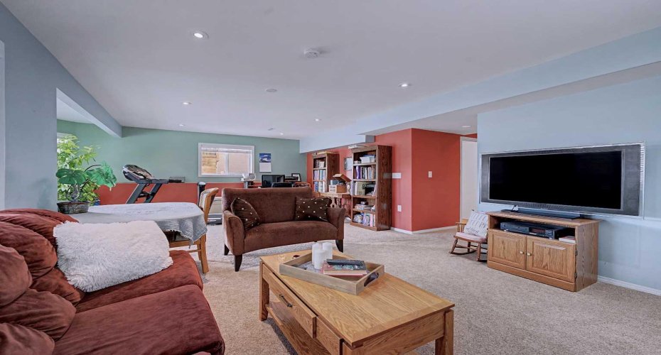 417 Lineham Acres Drive, High River, Alberta T1V 1W6, 3 Bedrooms Bedrooms, ,4 BathroomsBathrooms,Residential,For Sale,Lineham Acres,A2293963