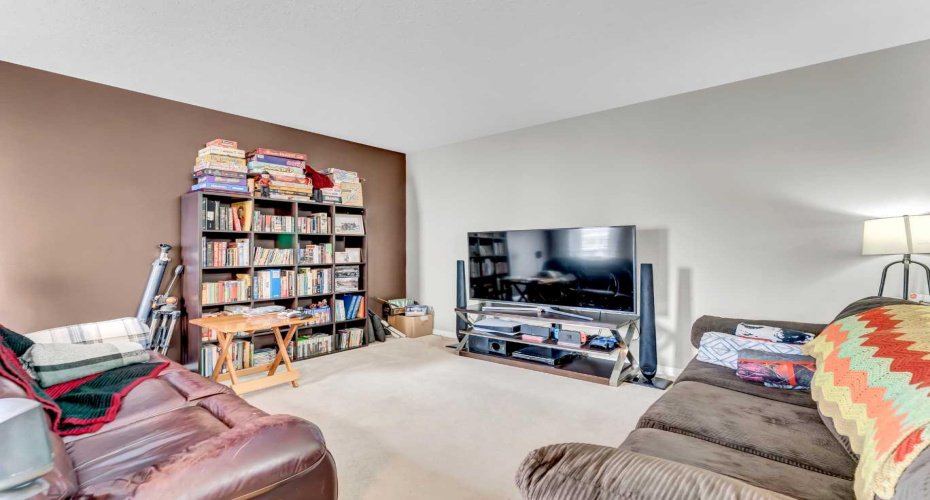 298 Somerset Way, Medicine Hat, Alberta T1B0E9, 3 Bedrooms Bedrooms, ,3 BathroomsBathrooms,Residential,For Sale,Somerset,A2294081