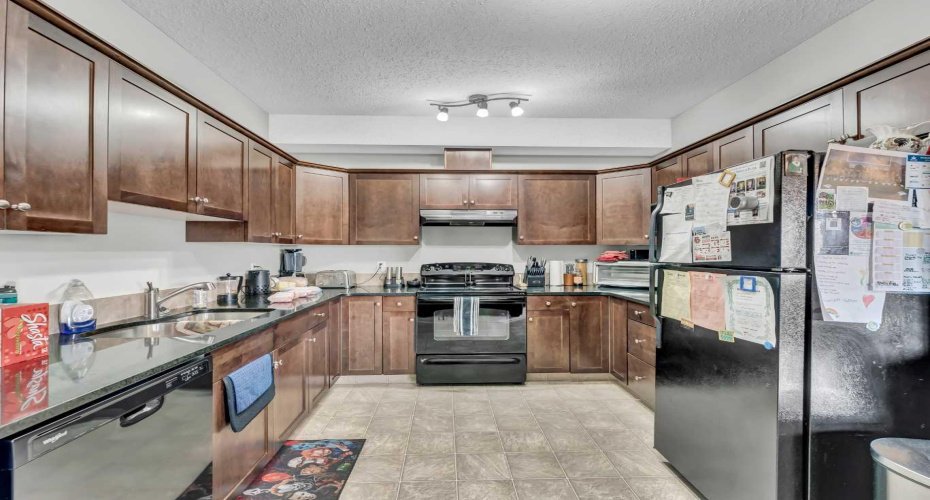 298 Somerset Way, Medicine Hat, Alberta T1B0E9, 3 Bedrooms Bedrooms, ,3 BathroomsBathrooms,Residential,For Sale,Somerset,A2294081