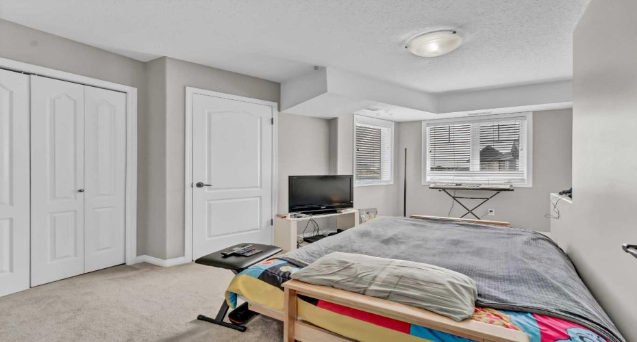 298 Somerset Way, Medicine Hat, Alberta T1B0E9, 3 Bedrooms Bedrooms, ,3 BathroomsBathrooms,Residential,For Sale,Somerset,A2294081