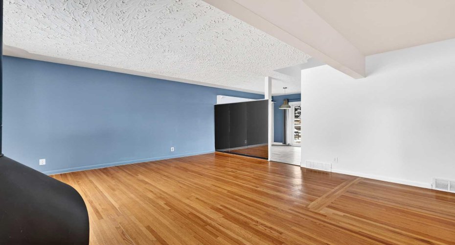 79 Hillary Crescent, Calgary, Alberta T2V 5J3, 4 Bedrooms Bedrooms, ,2 BathroomsBathrooms,Residential,For Sale,Hillary,A2294116