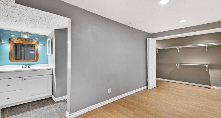 79 Hillary Crescent, Calgary, Alberta T2V 5J3, 4 Bedrooms Bedrooms, ,2 BathroomsBathrooms,Residential,For Sale,Hillary,A2294116