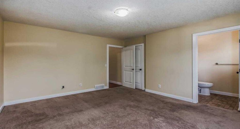 211 Saddlebrook Way, Calgary, Alberta T3J0B5, 5 Bedroom Bedrooms, 0 ,3 BathroomBathrooms,Residential,For Sale,Saddlebrook,0,A2290591