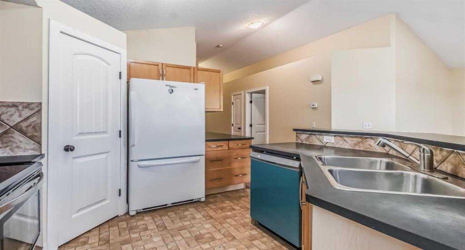 211 Saddlebrook Way, Calgary, Alberta T3J0B5, 5 Bedroom Bedrooms, 0 ,3 BathroomBathrooms,Residential,For Sale,Saddlebrook,0,A2290591