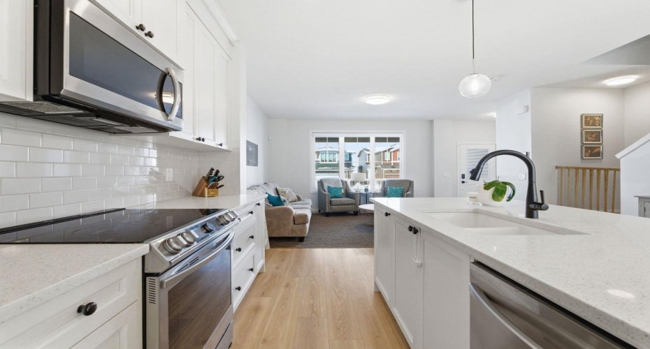 359 Fireside Way, Cochrane, Alberta T4C 3A9, 4 Bedrooms Bedrooms, ,4 BathroomsBathrooms,Residential,For Sale,Fireside,A2292553