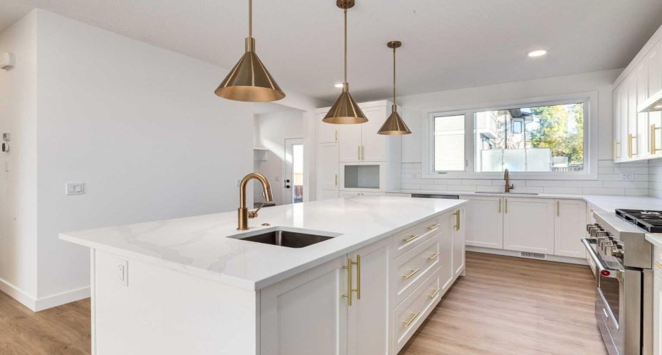 2520 21 Avenue, Calgary, Alberta T3E0H3, 3 Bedrooms Bedrooms, ,3 BathroomsBathrooms,Residential,For Sale,21,A2293876