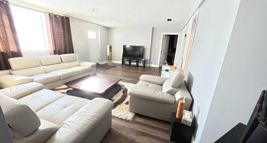 264049 RANGE RD 41 Range, Cochrane, Alberta T4C2X5, 4 Bedrooms Bedrooms, ,3 BathroomsBathrooms,Residential,For Sale,RANGE RD 41,A2293964