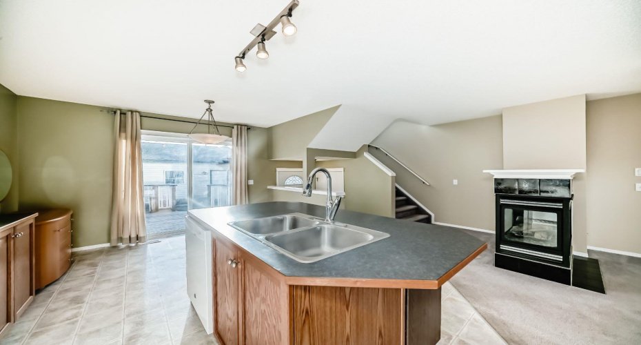 240 Prestwick Way, Calgary, Alberta T2Z 2Z5, 2 Bedrooms Bedrooms, ,2 BathroomsBathrooms,Residential,For Sale,Prestwick,A2293982