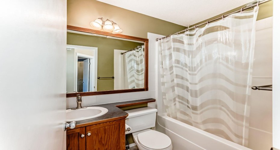 240 Prestwick Way, Calgary, Alberta T2Z 2Z5, 2 Bedrooms Bedrooms, ,2 BathroomsBathrooms,Residential,For Sale,Prestwick,A2293982