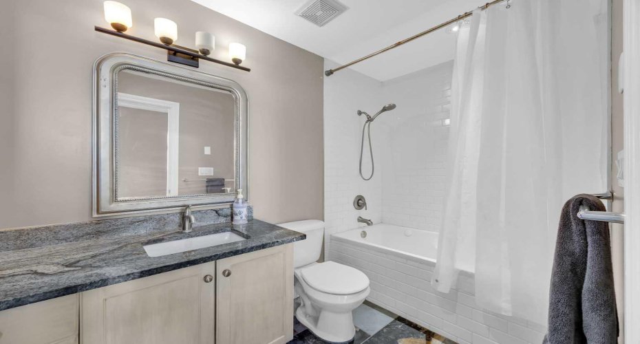 1315 12 Avenue, Calgary, Alberta T3C 0P6, 2 Bedrooms Bedrooms, ,2 BathroomsBathrooms,Residential,For Sale,12,A2294100