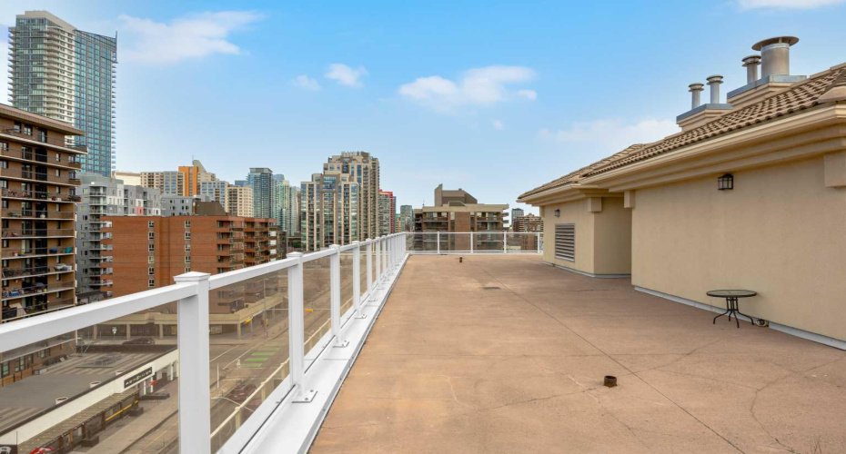 1315 12 Avenue, Calgary, Alberta T3C 0P6, 2 Bedrooms Bedrooms, ,2 BathroomsBathrooms,Residential,For Sale,12,A2294100
