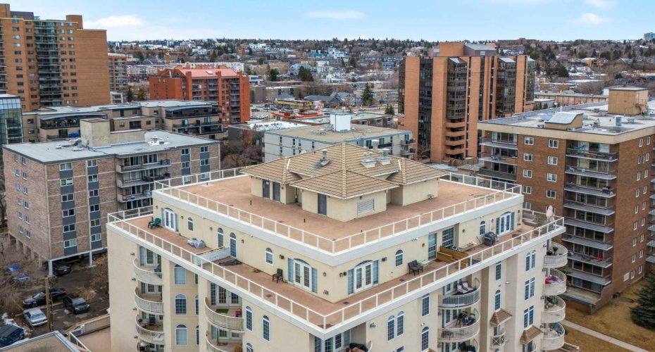 1315 12 Avenue, Calgary, Alberta T3C 0P6, 2 Bedrooms Bedrooms, ,2 BathroomsBathrooms,Residential,For Sale,12,A2294100
