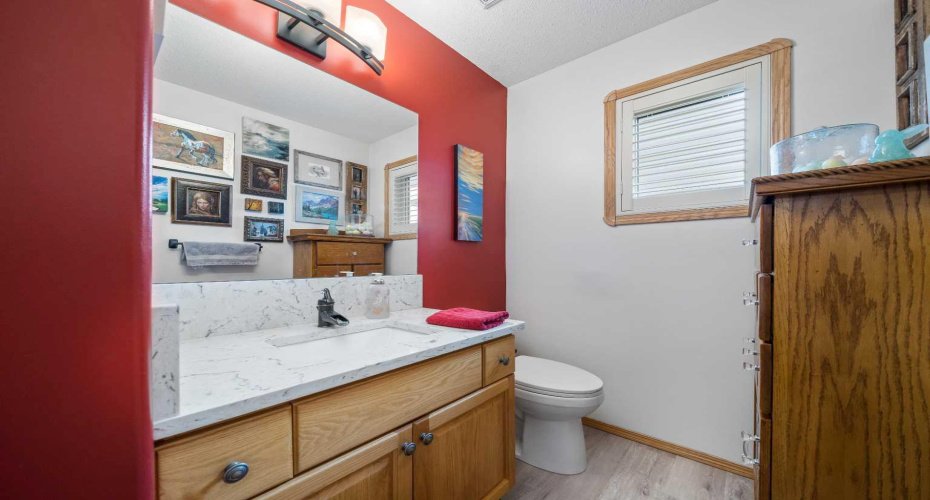 12 Sunrise Court, Medicine Hat, Alberta T1B 4N5, 6 Bedrooms Bedrooms, ,4 BathroomsBathrooms,Residential,For Sale,Sunrise,A2294257