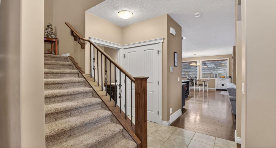 2 Ranchers Green, Okotoks, Alberta T1S 0G6, 4 Bedrooms Bedrooms, ,4 BathroomsBathrooms,Residential,For Sale,Ranchers,A2294332