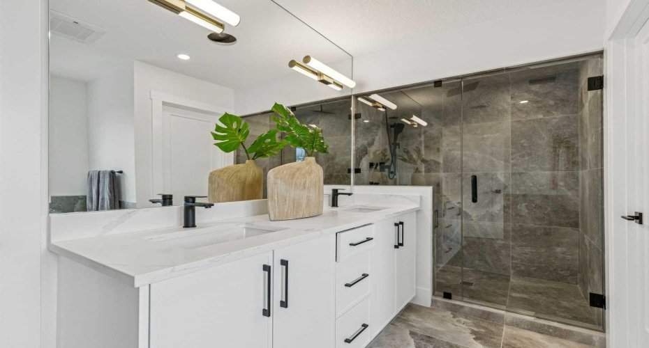 1529 29 Avenue, Calgary, Alberta T2T 1M4, 6 Bedrooms Bedrooms, ,5 BathroomsBathrooms,Residential,For Sale,29,A2294339