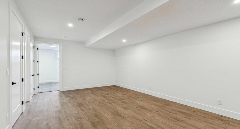 1529 29 Avenue, Calgary, Alberta T2T 1M4, 6 Bedrooms Bedrooms, ,5 BathroomsBathrooms,Residential,For Sale,29,A2294339