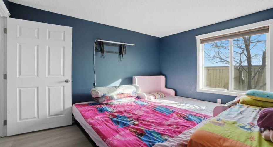 70 Panamount Drive, Calgary, Alberta T3K5Z1, 2 Bedrooms Bedrooms, ,2 BathroomsBathrooms,Residential,For Sale,Panamount,A2294584