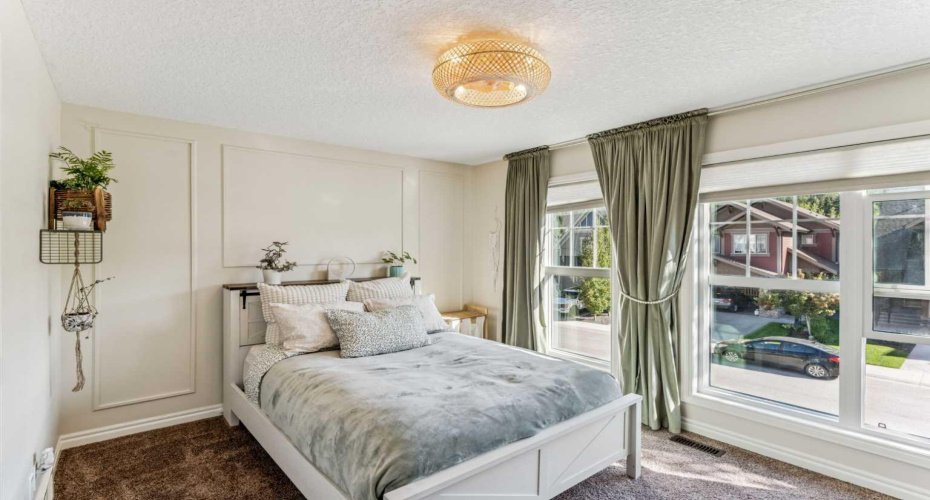 50 Riviera View, Cochrane, Alberta T4C 0Y7, 4 Bedrooms Bedrooms, ,4 BathroomsBathrooms,Residential,For Sale,Riviera,A2294624