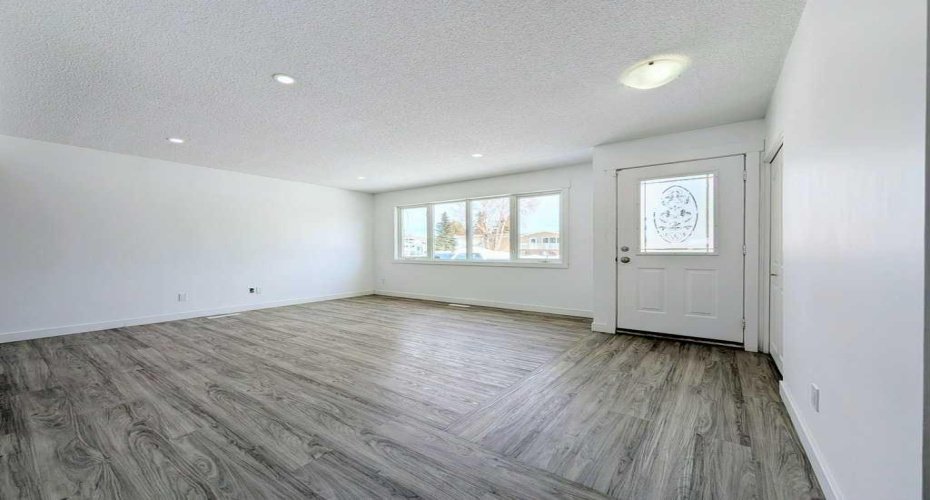 400 4 Street, Slave Lake, Alberta T0G 2A2, 5 Bedrooms Bedrooms, ,3 BathroomsBathrooms,Residential,For Sale,4,A2294660
