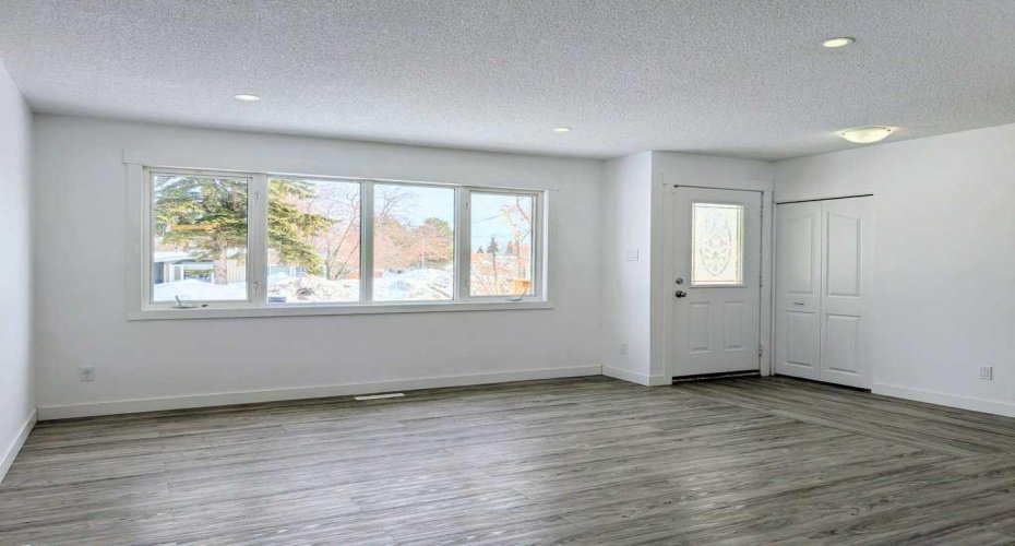400 4 Street, Slave Lake, Alberta T0G 2A2, 5 Bedrooms Bedrooms, ,3 BathroomsBathrooms,Residential,For Sale,4,A2294660