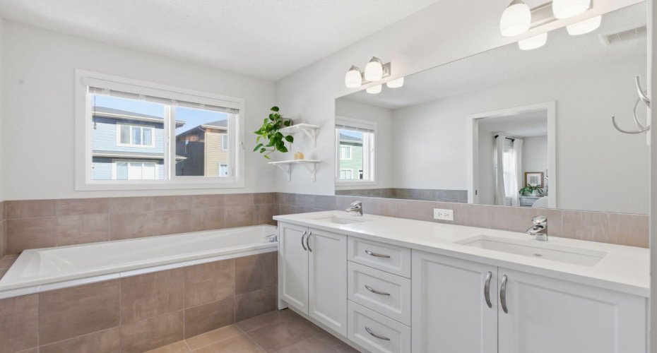 316 Sundown View, Cochrane, Alberta T4C 2R2, 4 Bedrooms Bedrooms, ,4 BathroomsBathrooms,Residential,For Sale,Sundown,A2294661