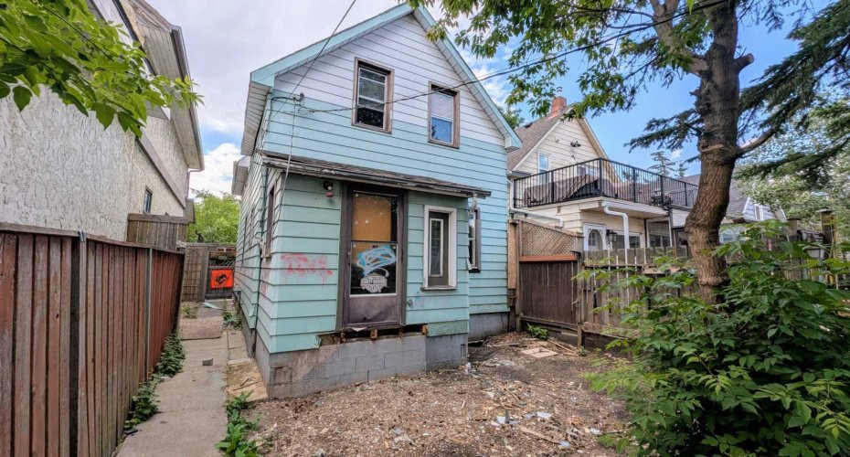2916 17 Street, Calgary, Alberta T2G 3W3, 1 Bedroom Bedrooms, ,1 BathroomBathrooms,Residential,For Sale,17,A2290249