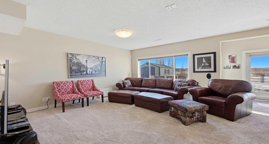 212 Springmere Road, Chestermere, Alberta T1X 1R3, 4 Bedrooms Bedrooms, ,4 BathroomsBathrooms,Residential,For Sale,Springmere,A2291582