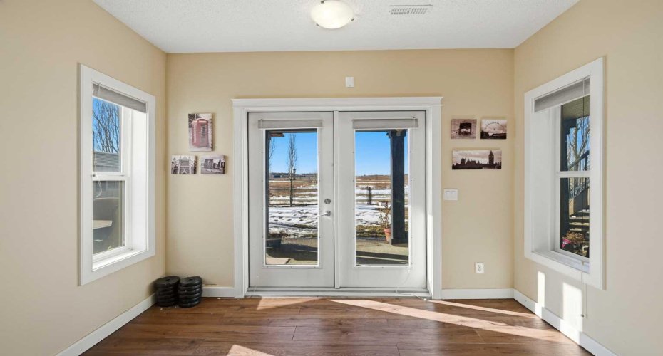 212 Springmere Road, Chestermere, Alberta T1X 1R3, 4 Bedrooms Bedrooms, ,4 BathroomsBathrooms,Residential,For Sale,Springmere,A2291582