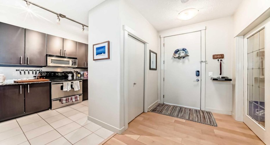 830 Centre Avenue, Calgary, Alberta T2E 9C3, 2 Bedrooms Bedrooms, ,1 BathroomBathrooms,Residential,For Sale,Centre,A2291606