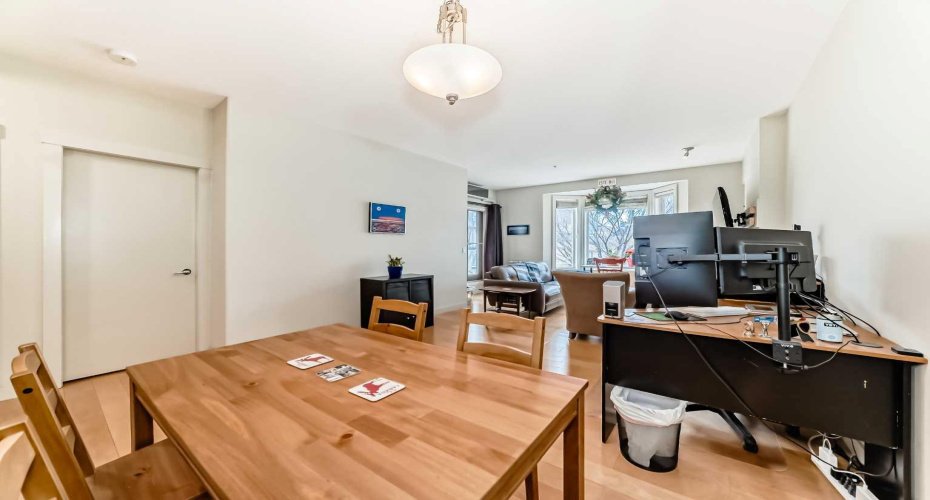 830 Centre Avenue, Calgary, Alberta T2E 9C3, 2 Bedrooms Bedrooms, ,1 BathroomBathrooms,Residential,For Sale,Centre,A2291606