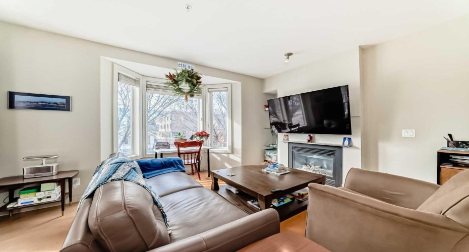 830 Centre Avenue, Calgary, Alberta T2E 9C3, 2 Bedrooms Bedrooms, ,1 BathroomBathrooms,Residential,For Sale,Centre,A2291606
