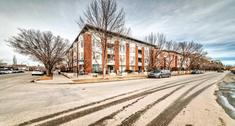 830 Centre Avenue, Calgary, Alberta T2E 9C3, 2 Bedrooms Bedrooms, ,1 BathroomBathrooms,Residential,For Sale,Centre,A2291606
