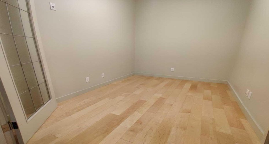 830 Centre Avenue, Calgary, Alberta T2E 9C3, 2 Bedrooms Bedrooms, ,1 BathroomBathrooms,Residential,For Sale,Centre,A2291606