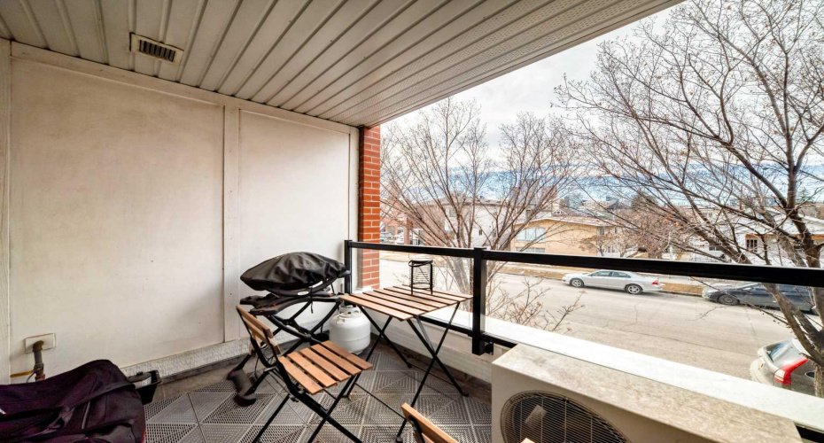 830 Centre Avenue, Calgary, Alberta T2E 9C3, 2 Bedrooms Bedrooms, ,1 BathroomBathrooms,Residential,For Sale,Centre,A2291606
