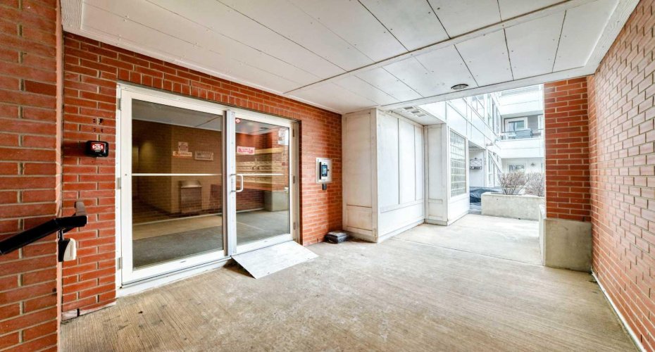 830 Centre Avenue, Calgary, Alberta T2E 9C3, 2 Bedrooms Bedrooms, ,1 BathroomBathrooms,Residential,For Sale,Centre,A2291606