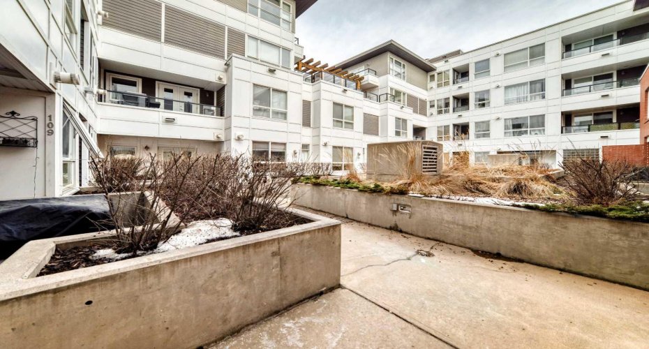 830 Centre Avenue, Calgary, Alberta T2E 9C3, 2 Bedrooms Bedrooms, ,1 BathroomBathrooms,Residential,For Sale,Centre,A2291606
