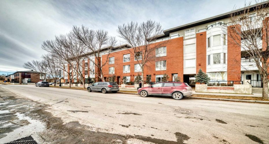 830 Centre Avenue, Calgary, Alberta T2E 9C3, 2 Bedrooms Bedrooms, ,1 BathroomBathrooms,Residential,For Sale,Centre,A2291606