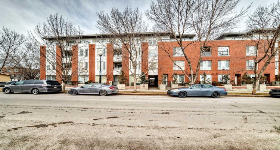 830 Centre Avenue, Calgary, Alberta T2E 9C3, 2 Bedrooms Bedrooms, ,1 BathroomBathrooms,Residential,For Sale,Centre,A2291606
