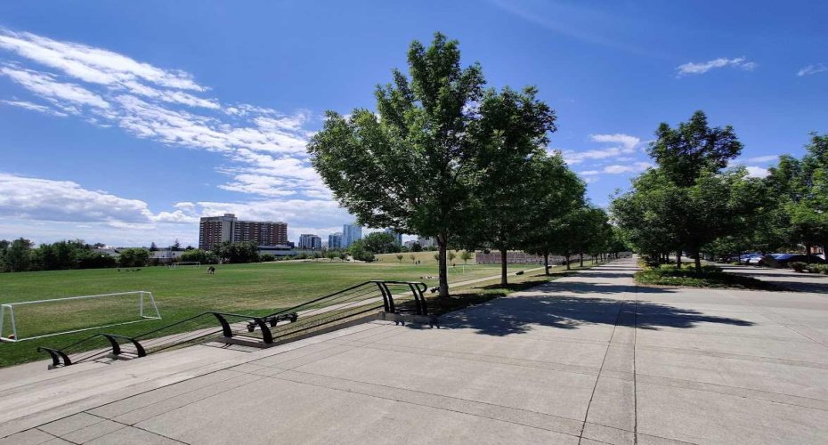 830 Centre Avenue, Calgary, Alberta T2E 9C3, 2 Bedrooms Bedrooms, ,1 BathroomBathrooms,Residential,For Sale,Centre,A2291606