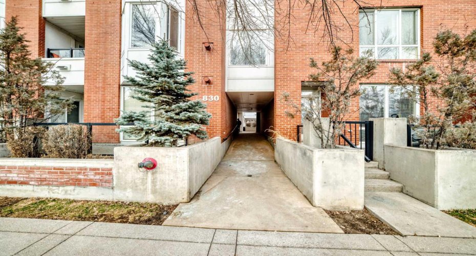 830 Centre Avenue, Calgary, Alberta T2E 9C3, 2 Bedrooms Bedrooms, ,1 BathroomBathrooms,Residential,For Sale,Centre,A2291606