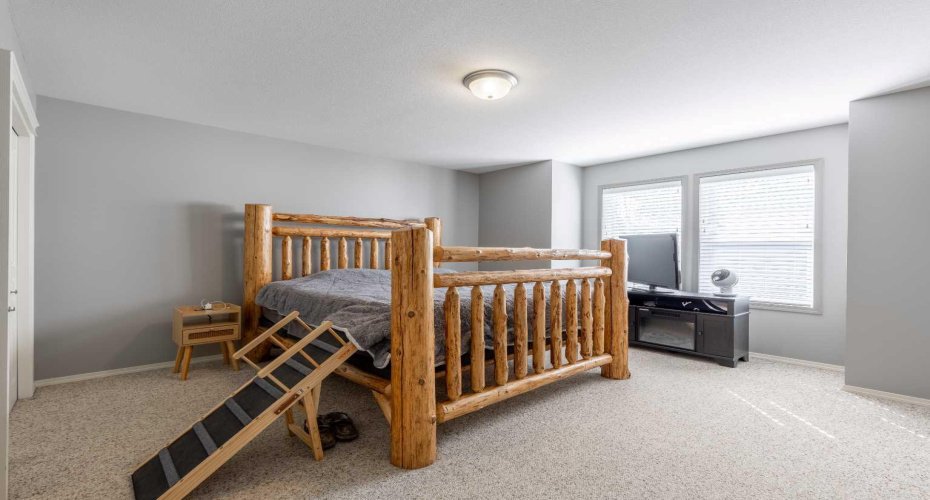 635 6 Street, Lethbridge, Alberta T1J 2E4, 3 Bedrooms Bedrooms, ,3 BathroomsBathrooms,Residential,For Sale,6,A2292215
