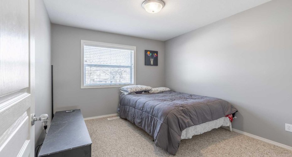 635 6 Street, Lethbridge, Alberta T1J 2E4, 3 Bedrooms Bedrooms, ,3 BathroomsBathrooms,Residential,For Sale,6,A2292215
