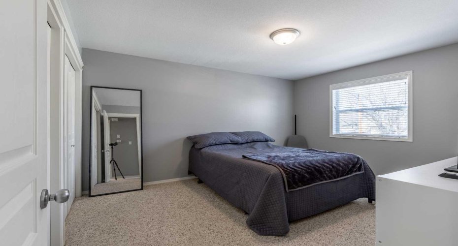 635 6 Street, Lethbridge, Alberta T1J 2E4, 3 Bedrooms Bedrooms, ,3 BathroomsBathrooms,Residential,For Sale,6,A2292215