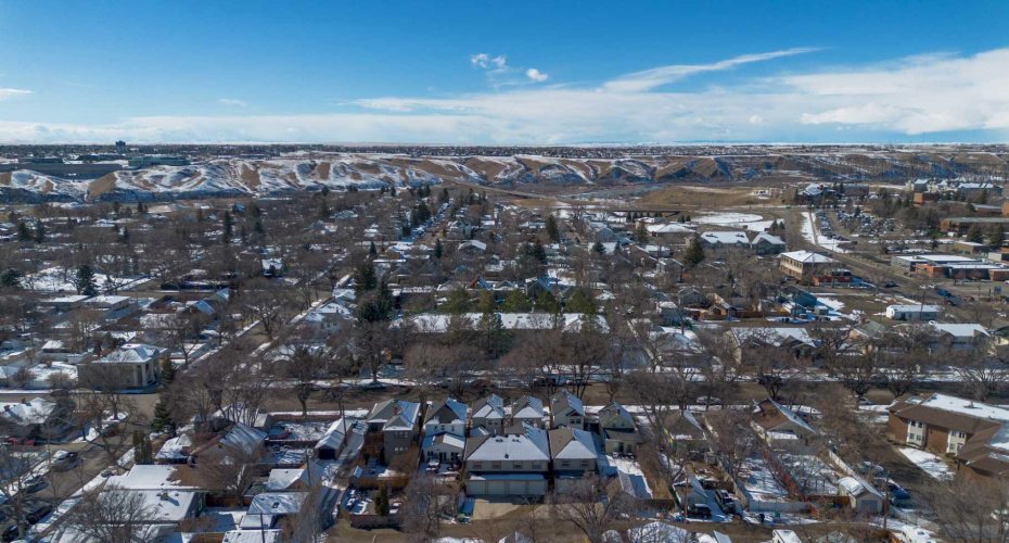 635 6 Street, Lethbridge, Alberta T1J 2E4, 3 Bedrooms Bedrooms, ,3 BathroomsBathrooms,Residential,For Sale,6,A2292215