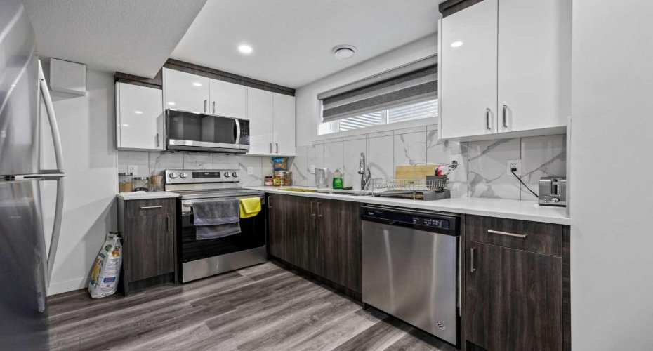 9121 52 Street, Calgary, Alberta T3J 0V5, 4 Bedrooms Bedrooms, ,4 BathroomsBathrooms,Residential,For Sale,52,A2294800