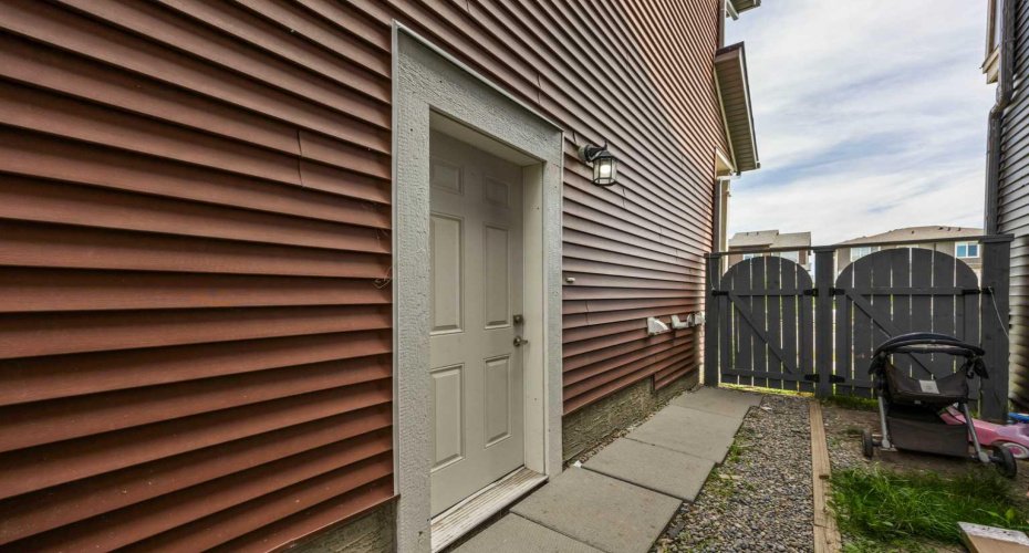 9121 52 Street, Calgary, Alberta T3J 0V5, 4 Bedrooms Bedrooms, ,4 BathroomsBathrooms,Residential,For Sale,52,A2294800