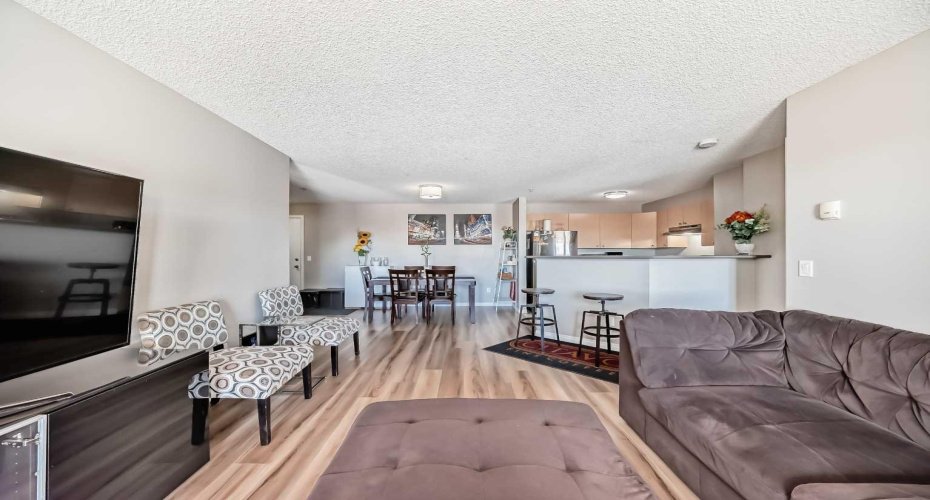 304 Mackenzie Way, Airdrie, Alberta T4B 3H6, 2 Bedrooms Bedrooms, ,2 BathroomsBathrooms,Residential,For Sale,Mackenzie,A2294862