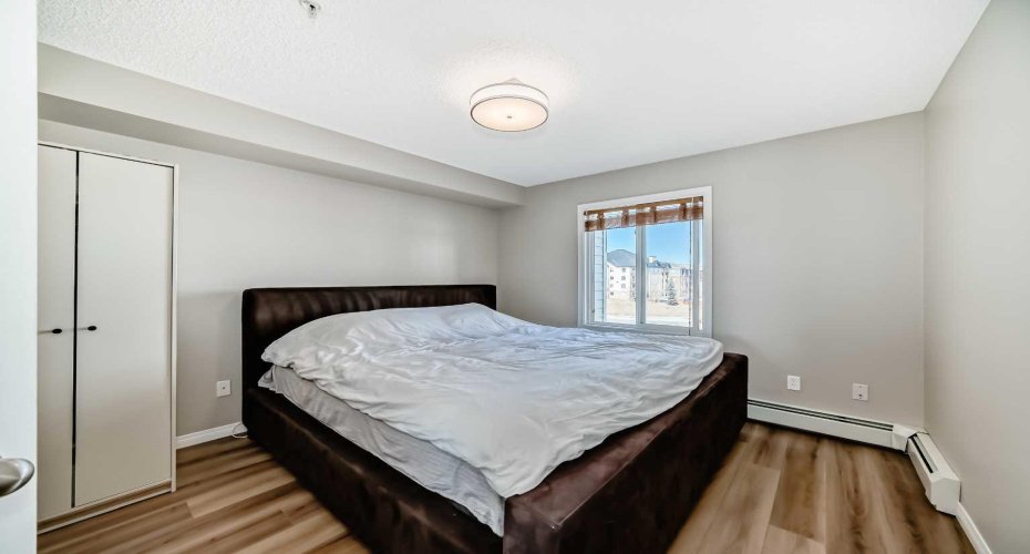 304 Mackenzie Way, Airdrie, Alberta T4B 3H6, 2 Bedrooms Bedrooms, ,2 BathroomsBathrooms,Residential,For Sale,Mackenzie,A2294862