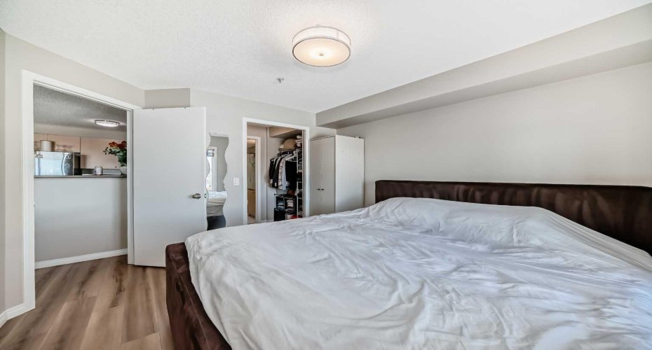 304 Mackenzie Way, Airdrie, Alberta T4B 3H6, 2 Bedrooms Bedrooms, ,2 BathroomsBathrooms,Residential,For Sale,Mackenzie,A2294862